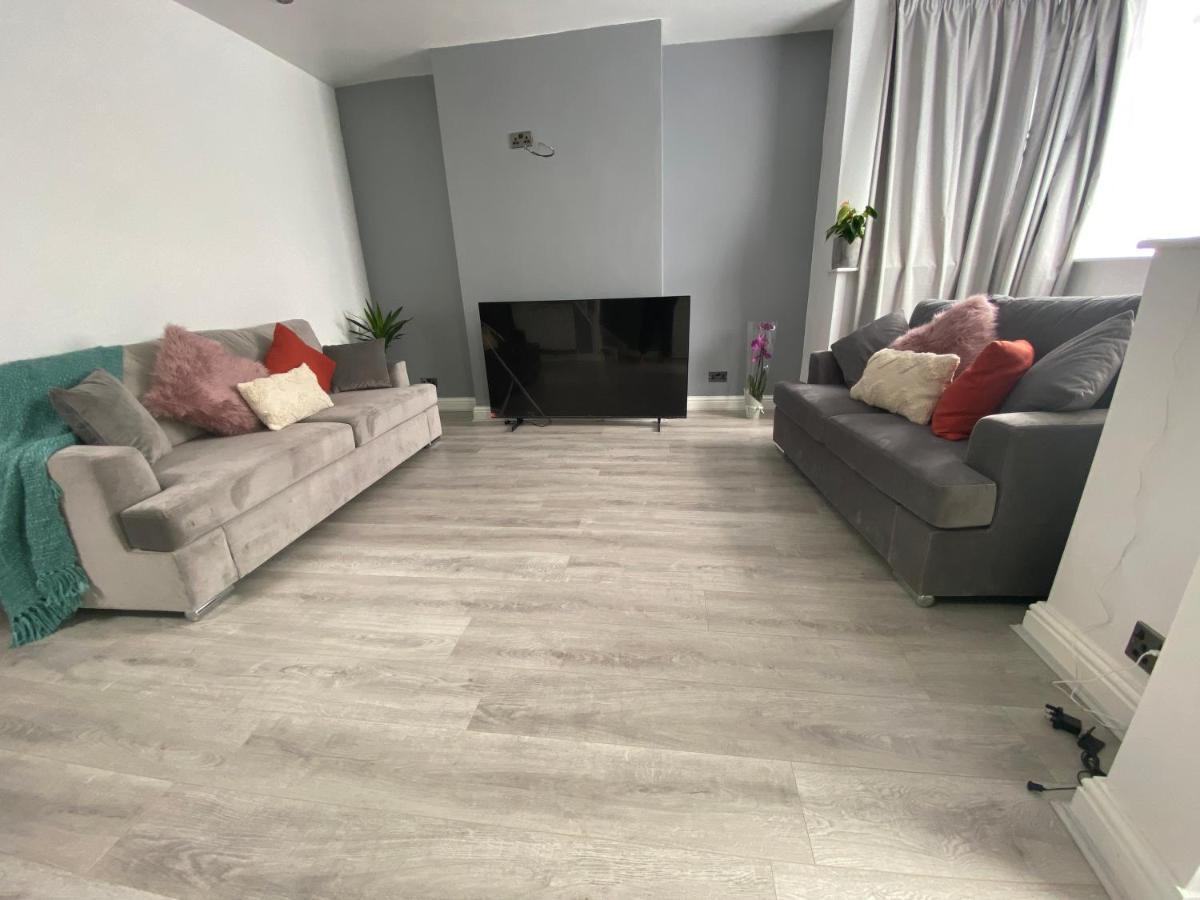 Homestay Single Bed Only, Nearby Heartlands Hospital And Bhx Airport Birmingham